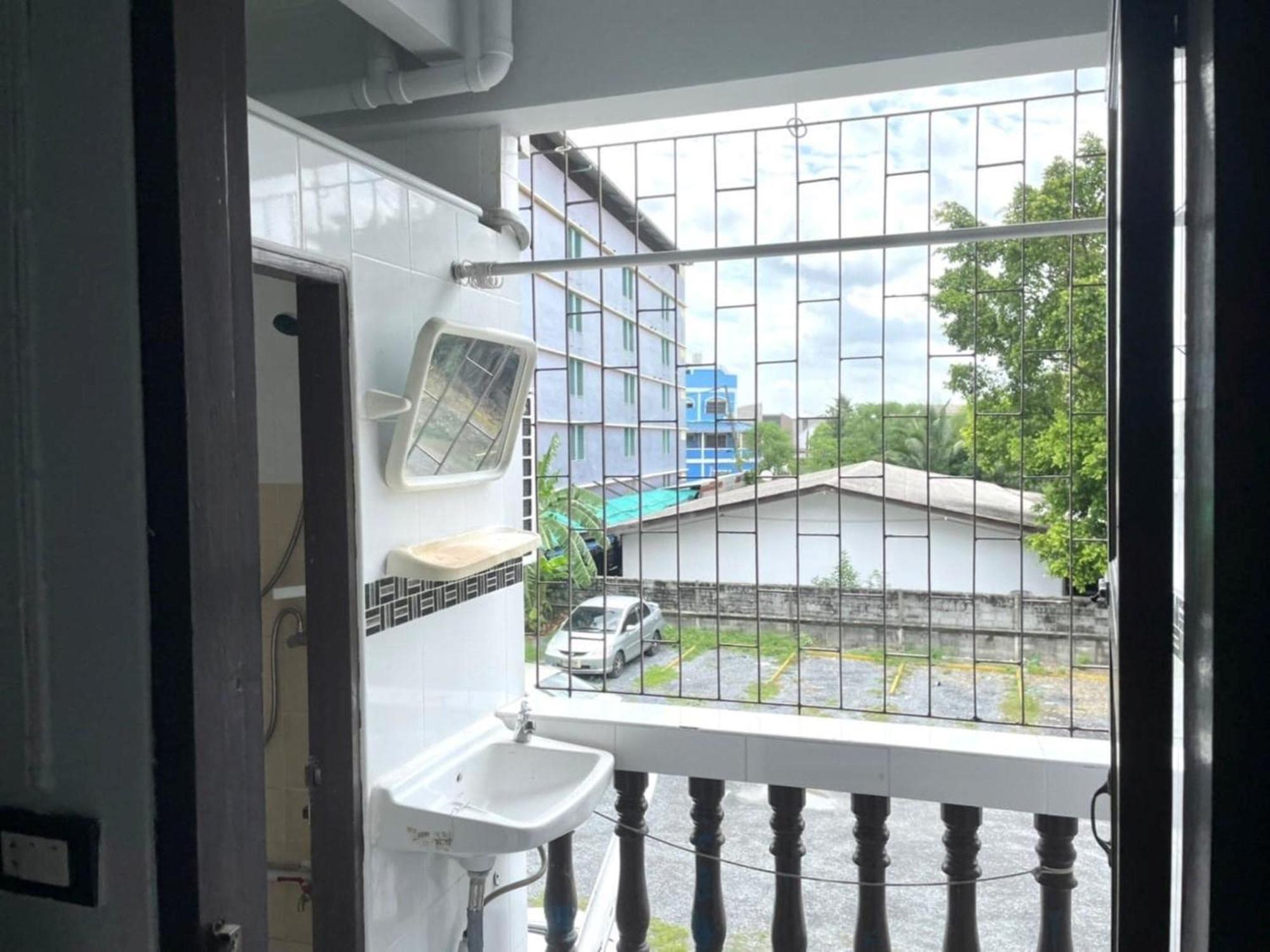 Ze Residence Ram Intra Bangkok Exterior foto